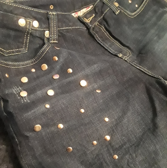 Seven 7 Limited Edition Capri - Picture 3 of 9